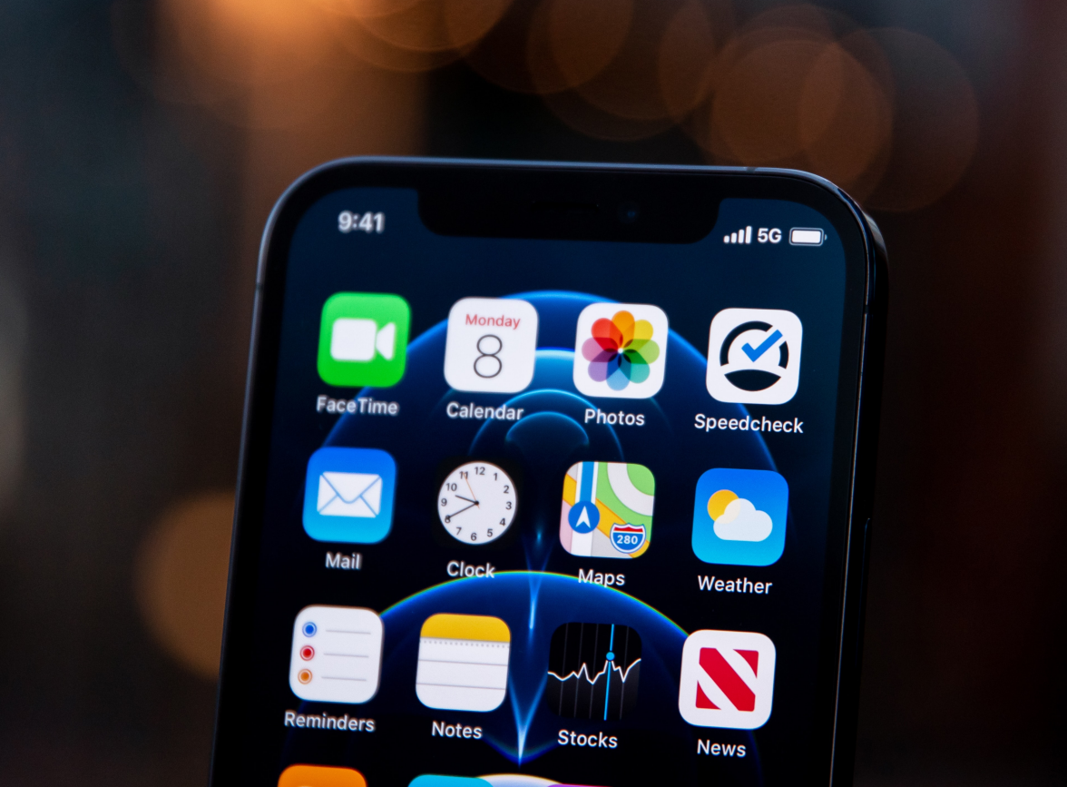 平舆苹果手机维修分享为什么 iPhone 12 在冬季会自动关机 