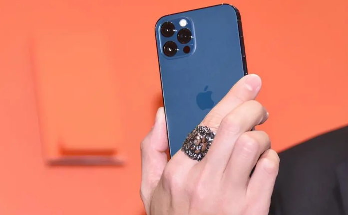 平舆苹果手机维修分享iPhone12系列重启方法教程 